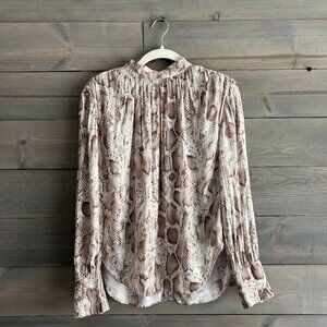 HABITUAL | Esmee Mock-Neck Top in White Sand Snakeskin Size M